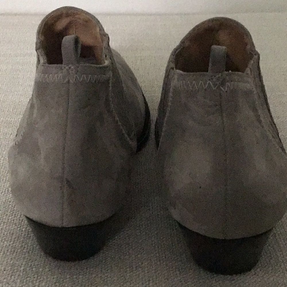 SCHULTZ Jacqueline Bootie Gray Suede - Picture 9 of 12